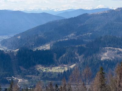 На задньому плані - Чорногорський хребет